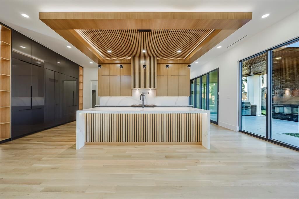 Property Photo:  5723 Meletio Lane  TX 75230 