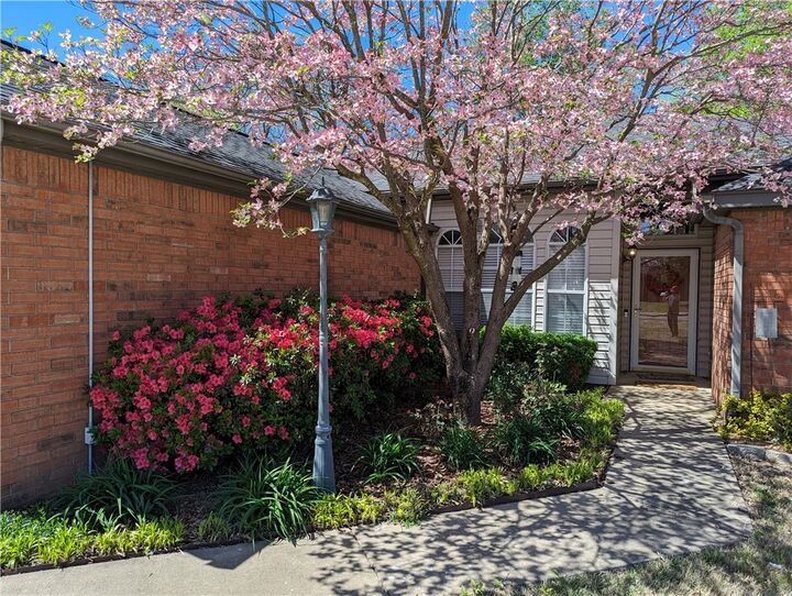 Property Photo:  470 Robin Hood Court  AR 72764 