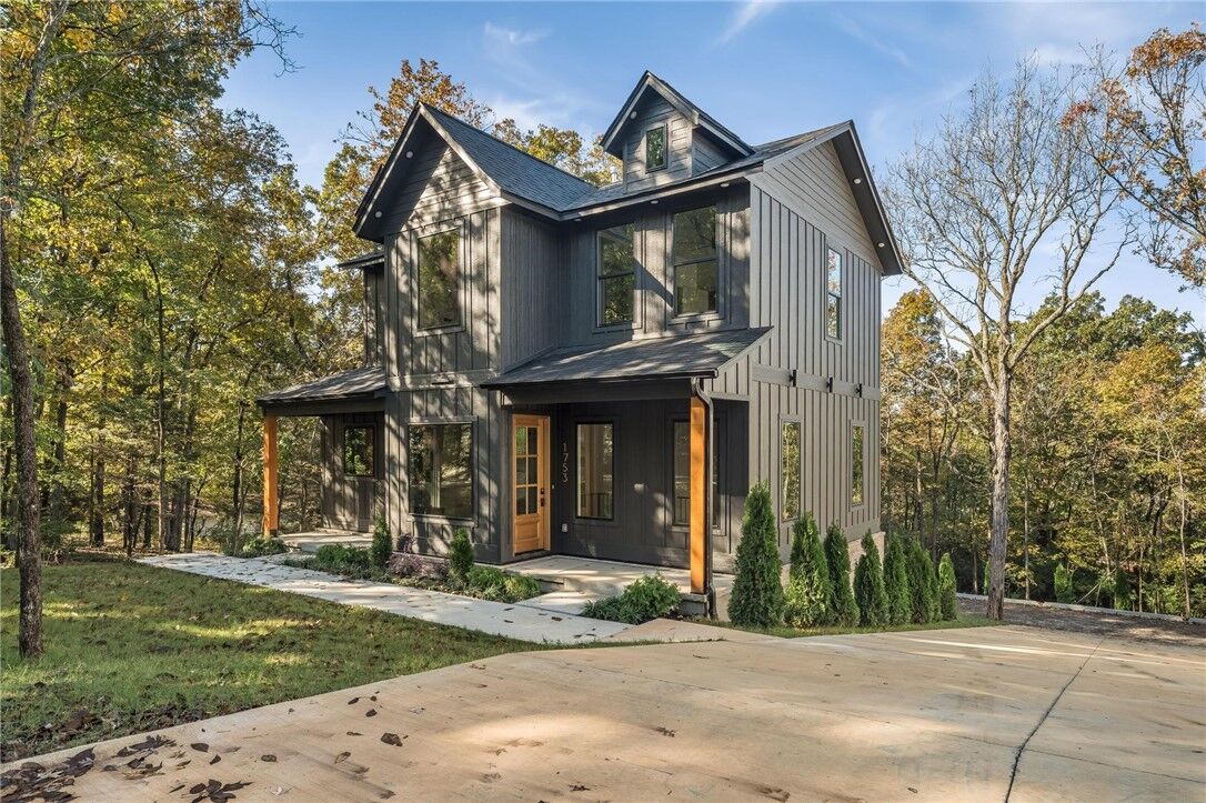 Property Photo: 1753 N Walnut Avenue AR 72703