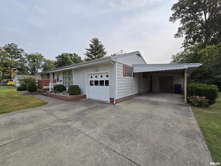 Property Photo:  10 Park Lane Avenue  IL 62801 