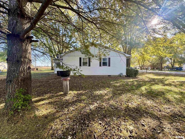 Property Photo:  109 E Galaxy Drive  IL 62898 