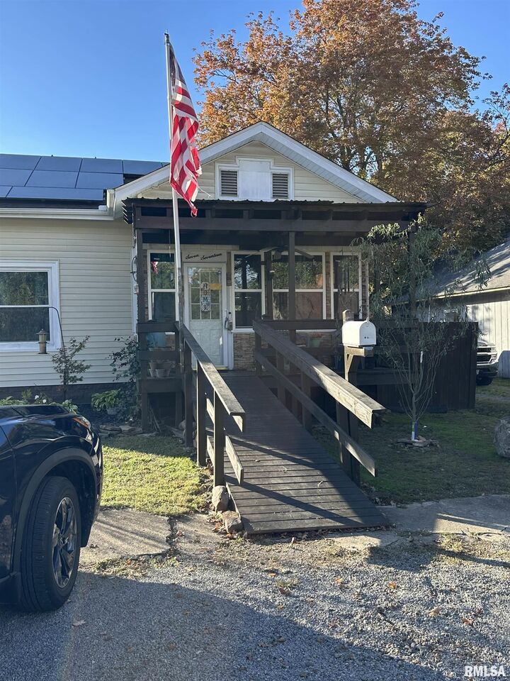 717 S 18th Street  Herrin IL 62948 photo