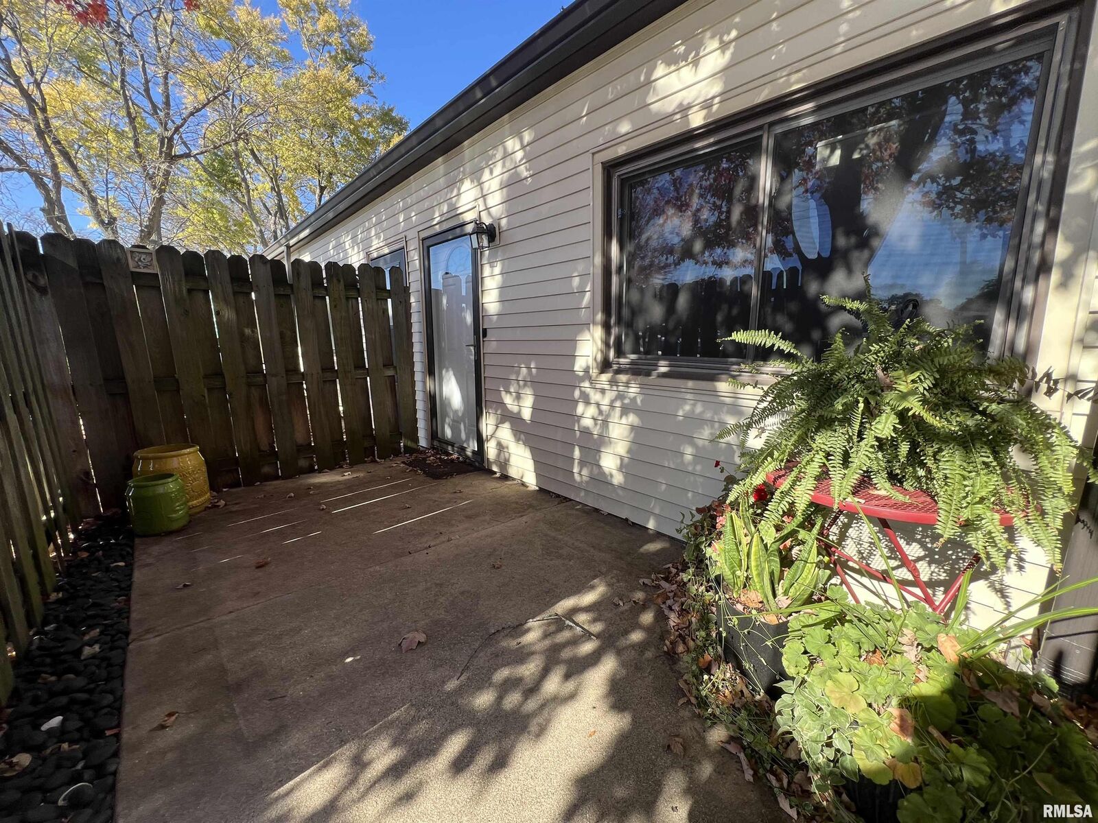 Property Photo:  3107 W Willow Knolls Road 13A  IL 61614