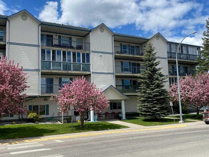 Property Photo: 4514 54 Avenue 410 AB T4H 1W5