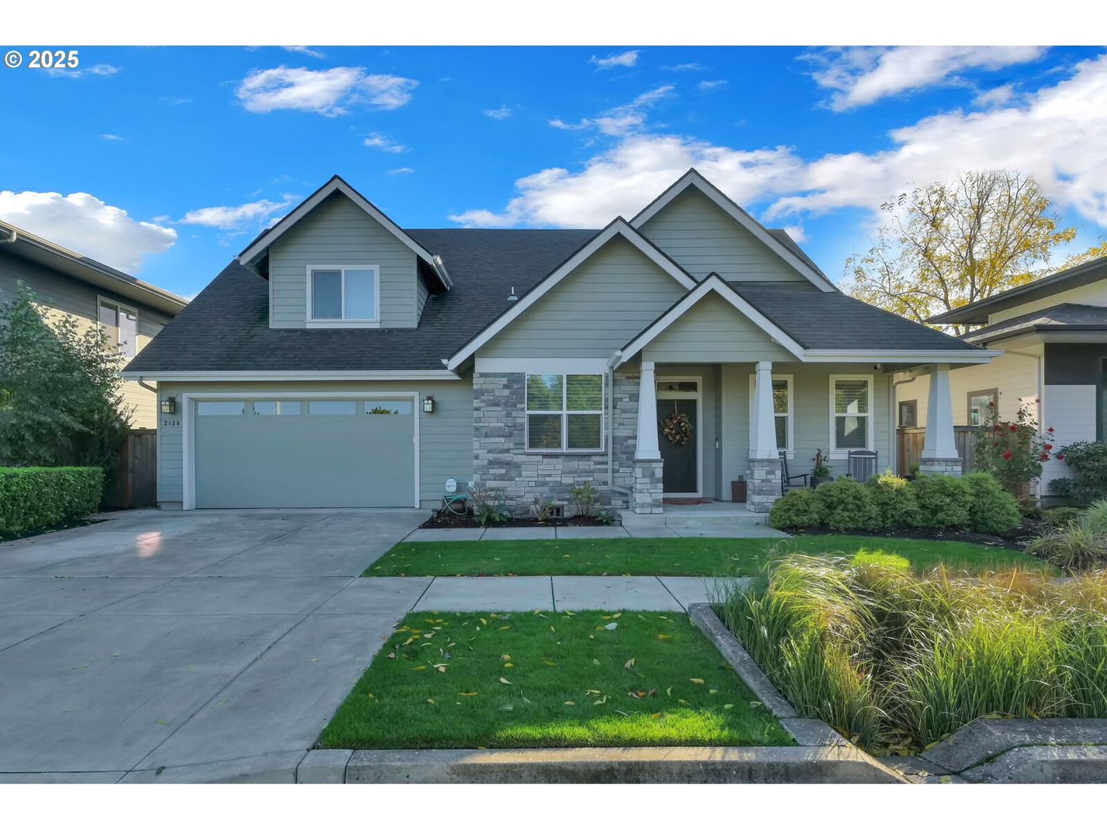 Property Photo:  2138 Country Haven Dr  OR 97408 