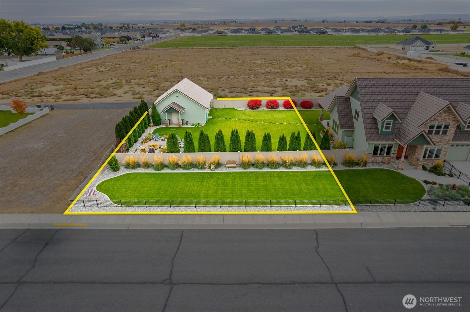 Property Photo:  718  L Street SW  WA 98848 