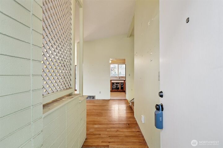 Property Photo:  15424 SE 7th Place  WA 98007 