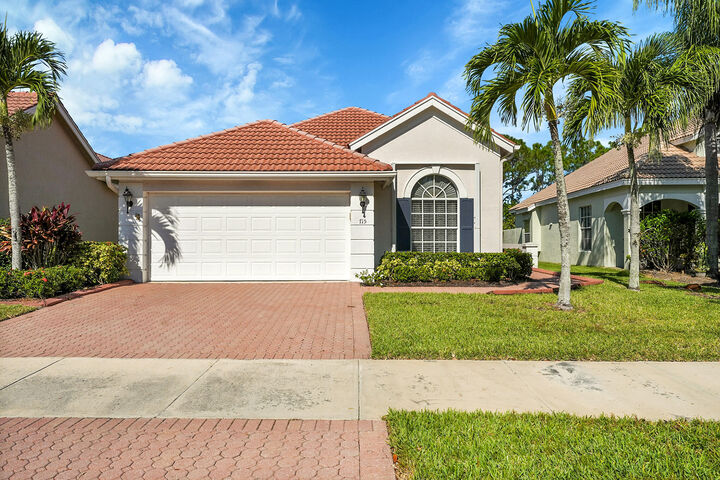 Property Photo: 715 SW Munjack Circle FL 34986