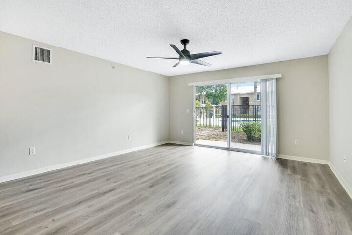 Property Photo: 1700 Crestwood Court S 1702 FL 33411