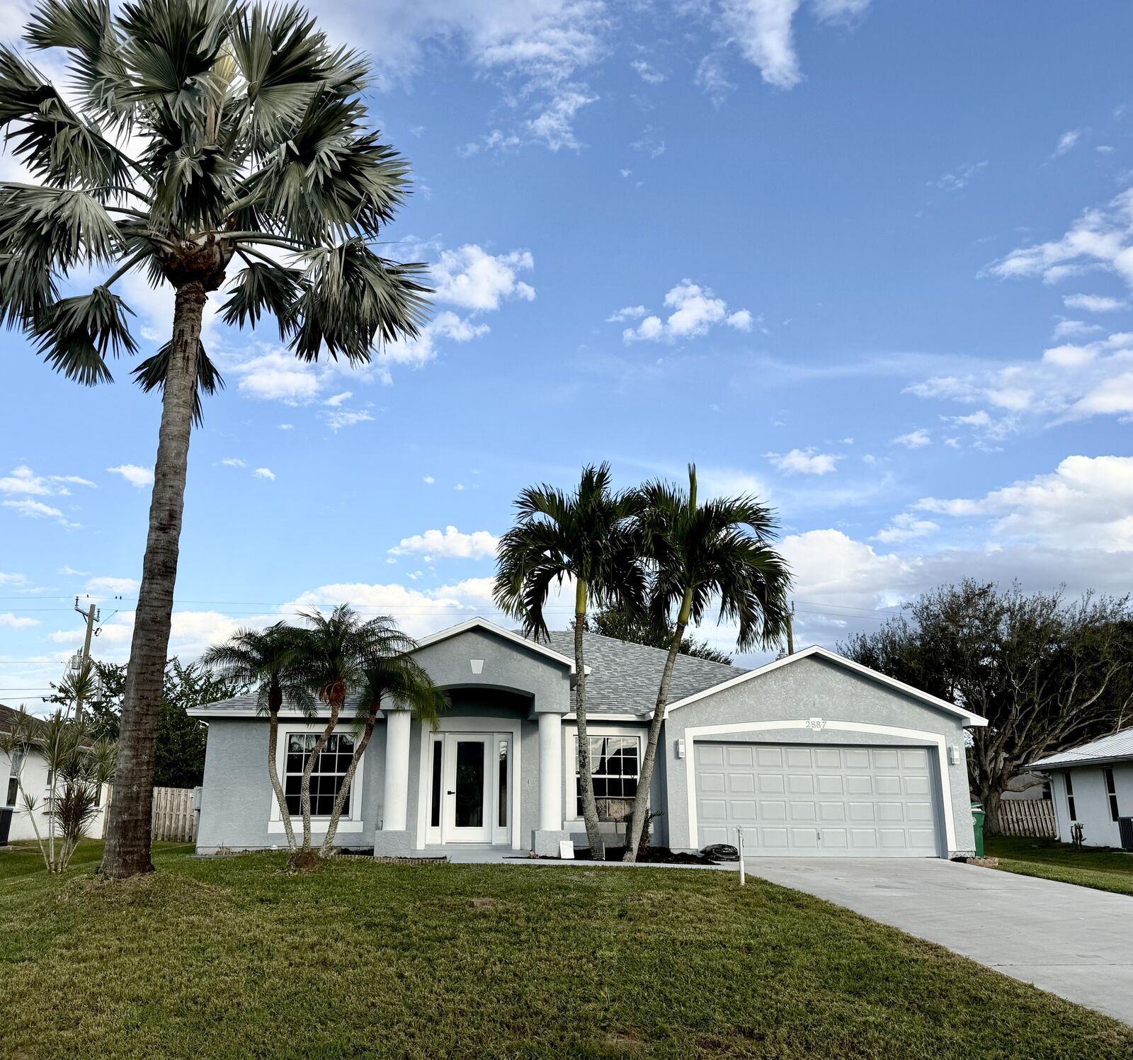 Property Photo:  2887 SE Eagle Drive  FL 34984 