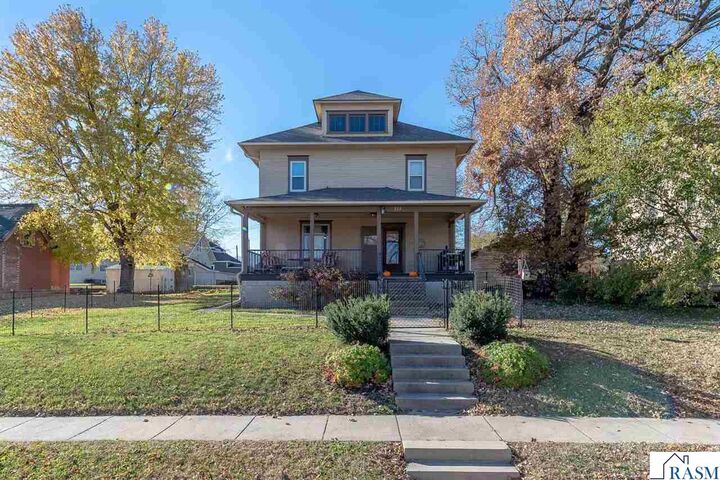 Property Photo: 210 N Halladay Street MN 56037