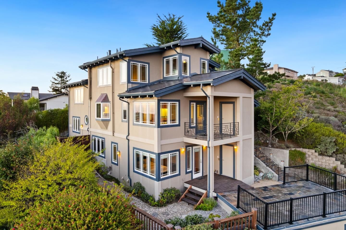 Property Photo:  107 Dolphine Avenue  CA 94018 