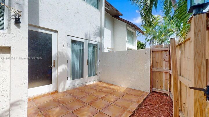 Property Photo:  11339 SW 71st St 11339  FL 33173 