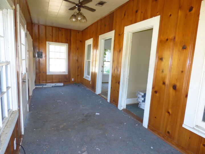 Property Photo: 507 W Cypress TX 77630