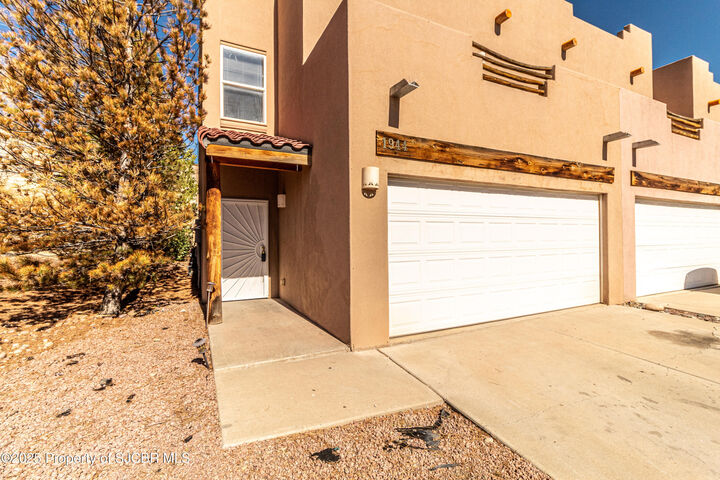 Property Photo: 1944 Hollyhock Circle NM 87401