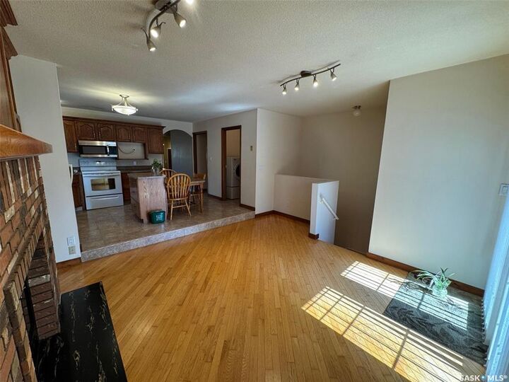 Property Photo: 418 Emerald Crescent SK S7J 4L3