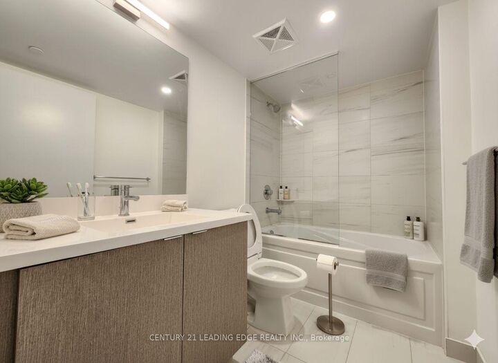 Photo de la propriété:  219 Dundas Street E 701  ON M5A 0V1 