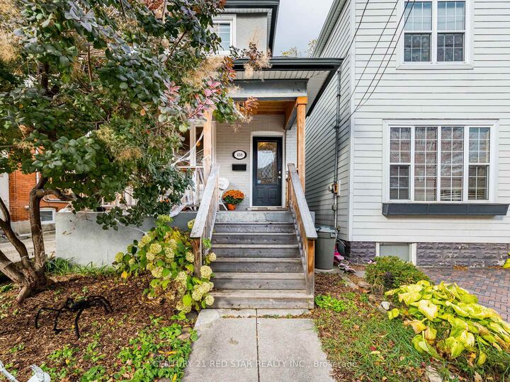 Photo de la propriété: 458 Dundurn Street S ON L8P 4L9