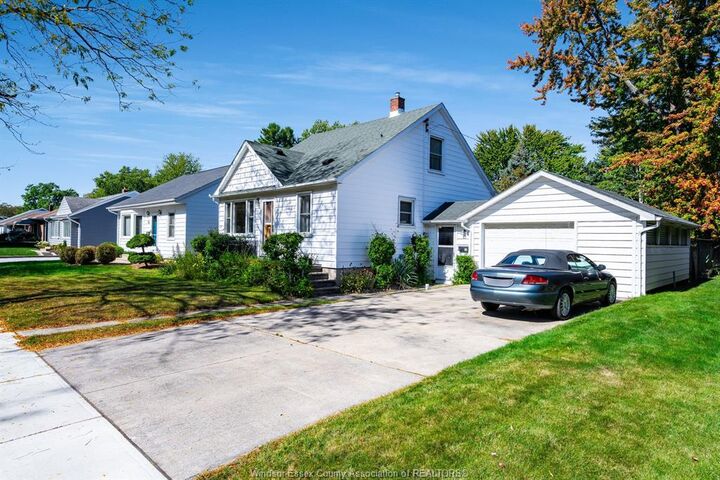 Photo de la propriété: 54 Horwath Avenue ON N9Y 1B8