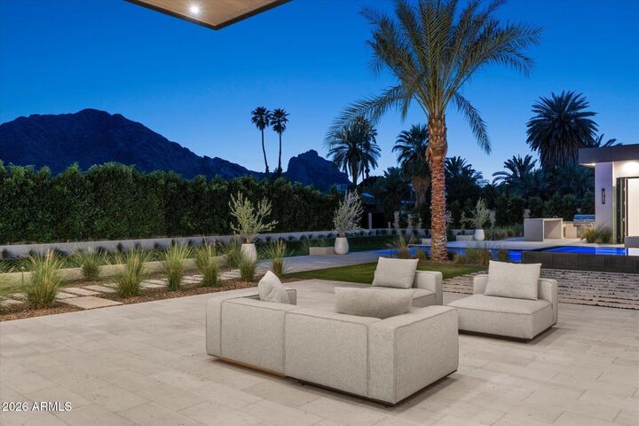 Property Photo: 6528 N 60th Street AZ 85253