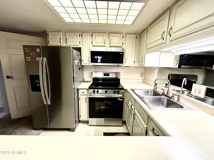 Property Photo:  10330 W Thunderbird Boulevard W B316  AZ 85351 