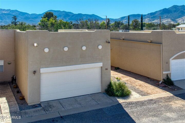Property Photo:  390 Robin Court  AZ 85635 