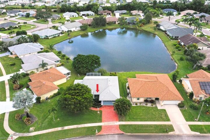 Property Photo: 157 Versailles Cir FL 34112