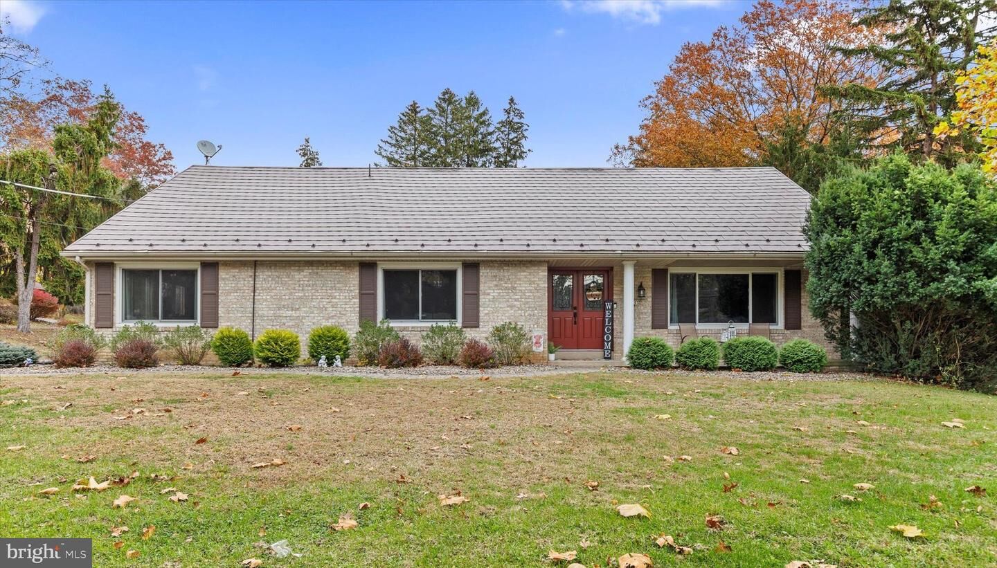 Property Photo: 1605 Colonial Road PA 17112
