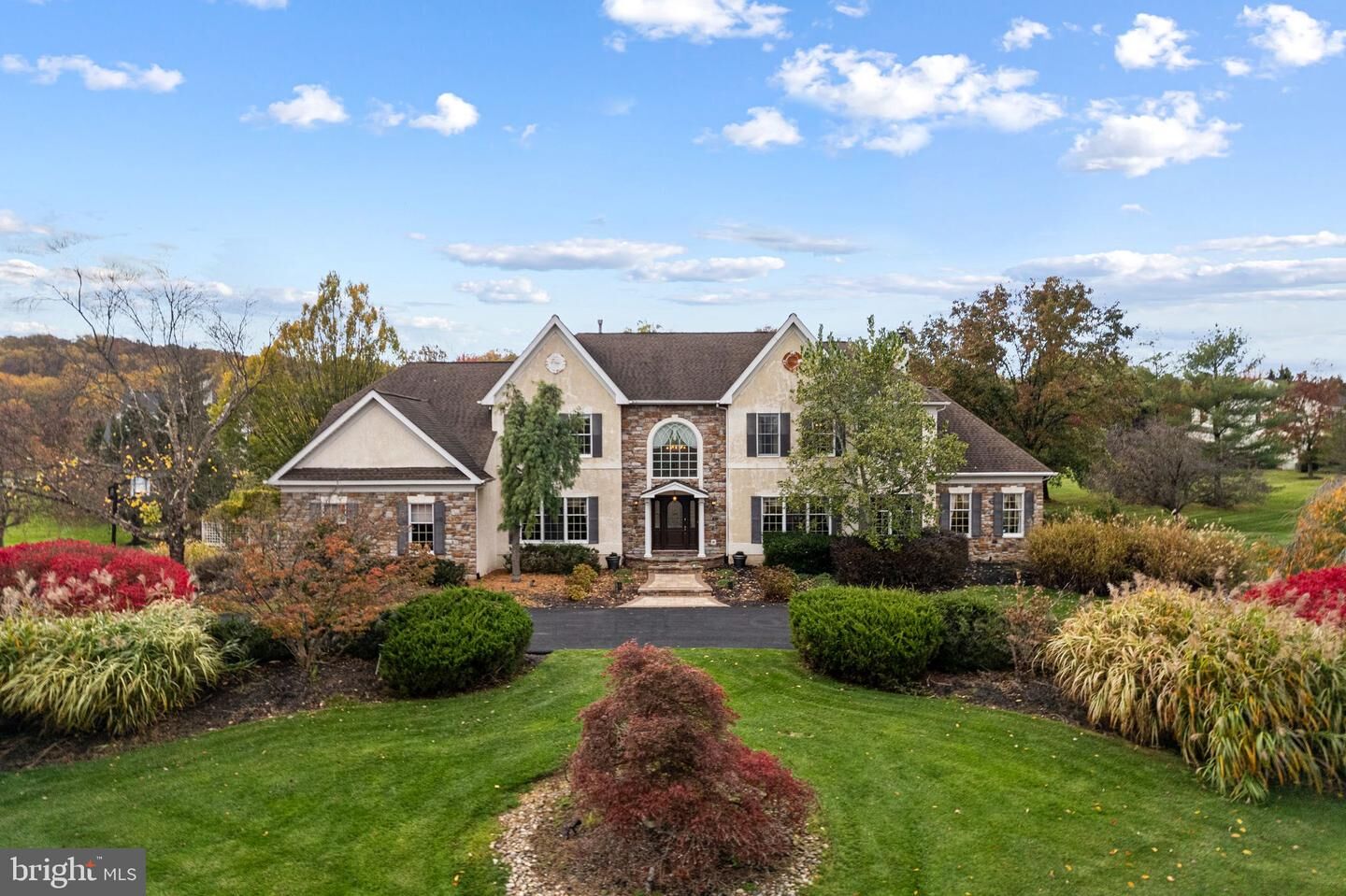 Property Photo:  63 Woodside Lane  PA 18938 