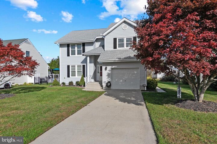 Property Photo: 37711 E Pond Circle DE 19975