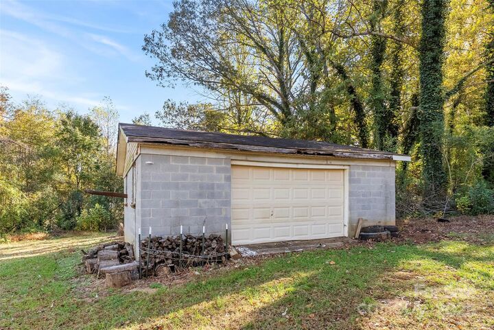 Property Photo:  5111 Westgate Drive  NC 28152 