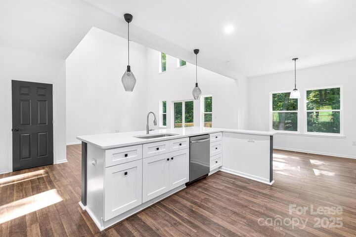 Property Photo:  114 Cotswold Court  NC 28677 