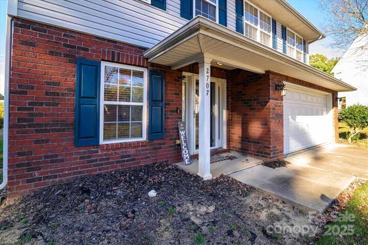 Property Photo: 2707 Ireton Place NC 28083