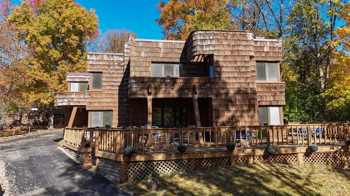 Property Photo: 1650 Colonial Drive OH 45238