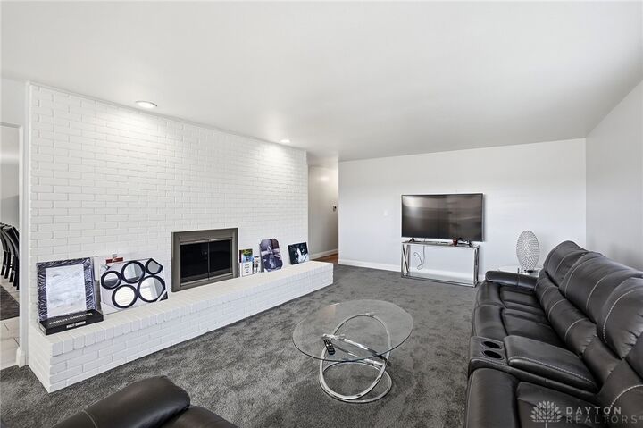 Property Photo: 5708 Seven Gables Avenue OH 45426