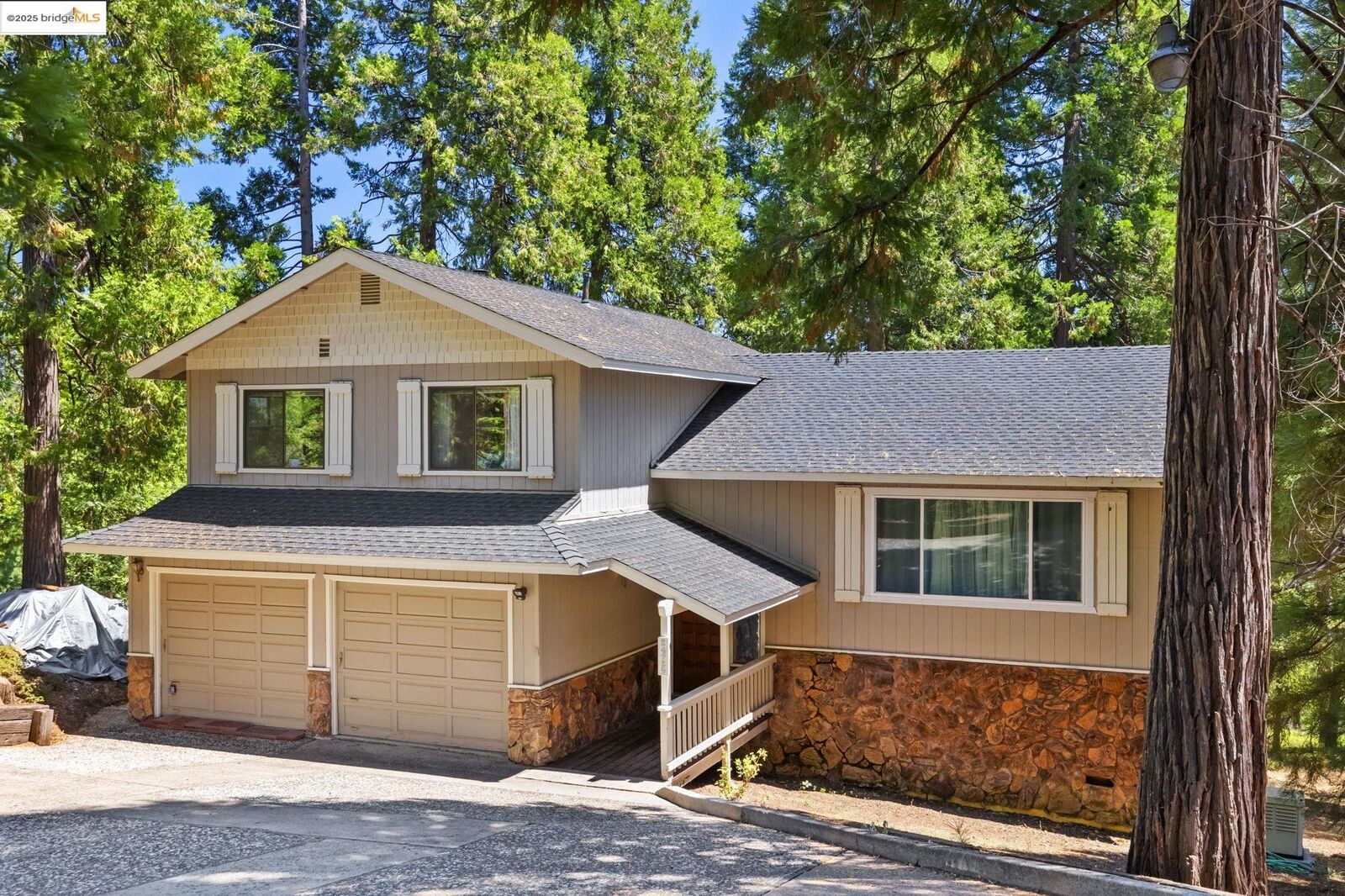 Property Photo: 24725 Prospector Dr CA 95346