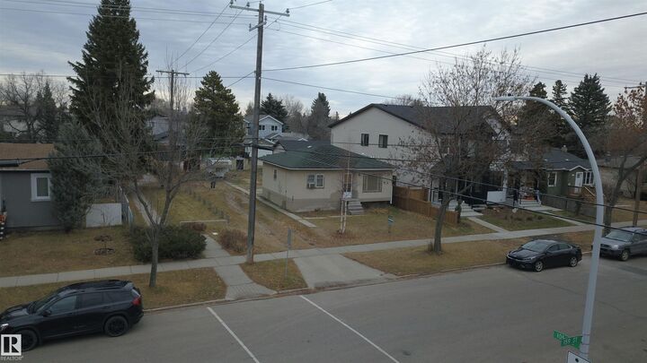 10471 159 Street NW  Edmonton AB T5P 3A8 photo