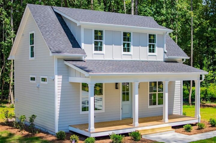 Property Photo: 479 West Avenue GA 30108