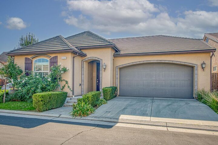 Property Photo:  2157 W Juliet Way  CA 93711 