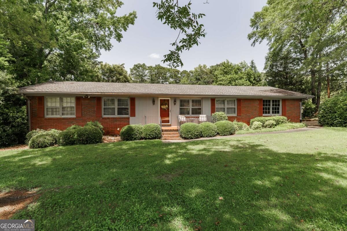 Property Photo: 110 S Homewood Drive GA 30606