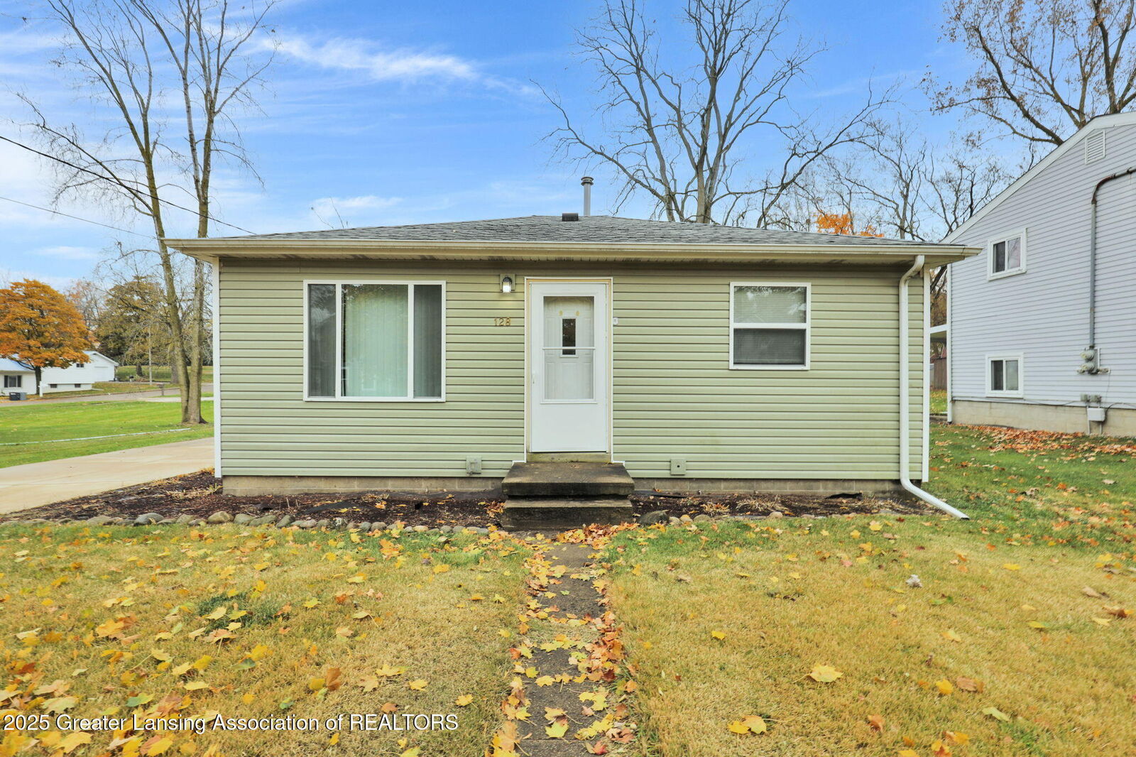 Property Photo:  128 E Columbia Street  MI 48854 