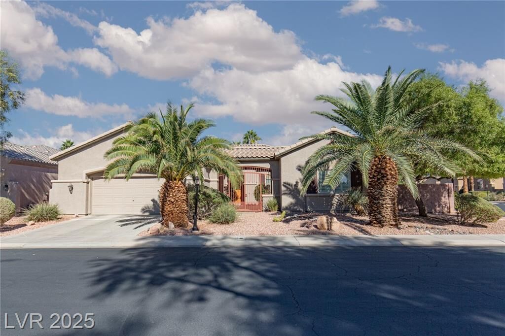 Property Photo: 5706 Spruce Harbor Court NV 89122
