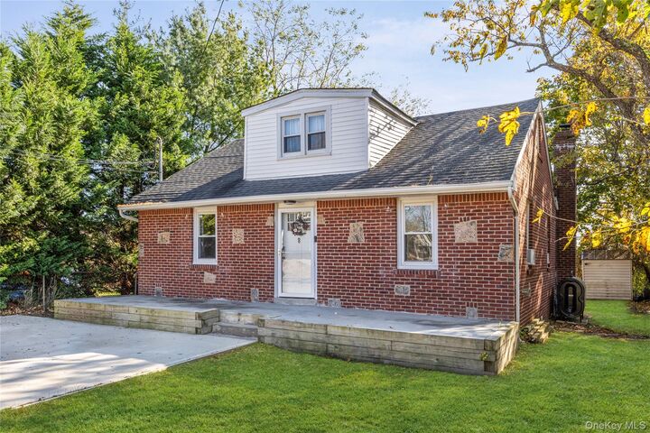 Property Photo: 8 Edgewater Drive NY 11951