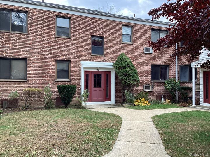22 Lawrence Drive C  White Plains NY 10603 photo
