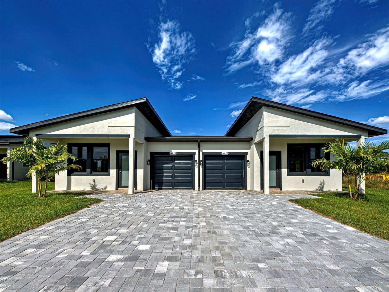 Property Photo:  11240-42 Kimberly Avenue  FL 34224 