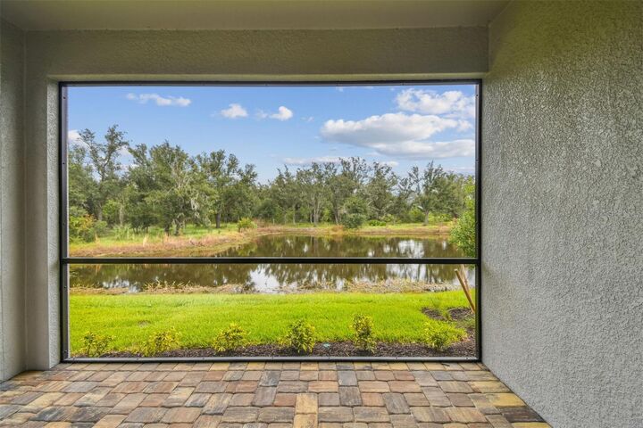 Property Photo: 18076 Cherished Loop FL 34211