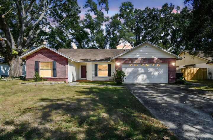 Property Photo: 1565 Long Pond Drive FL 33594