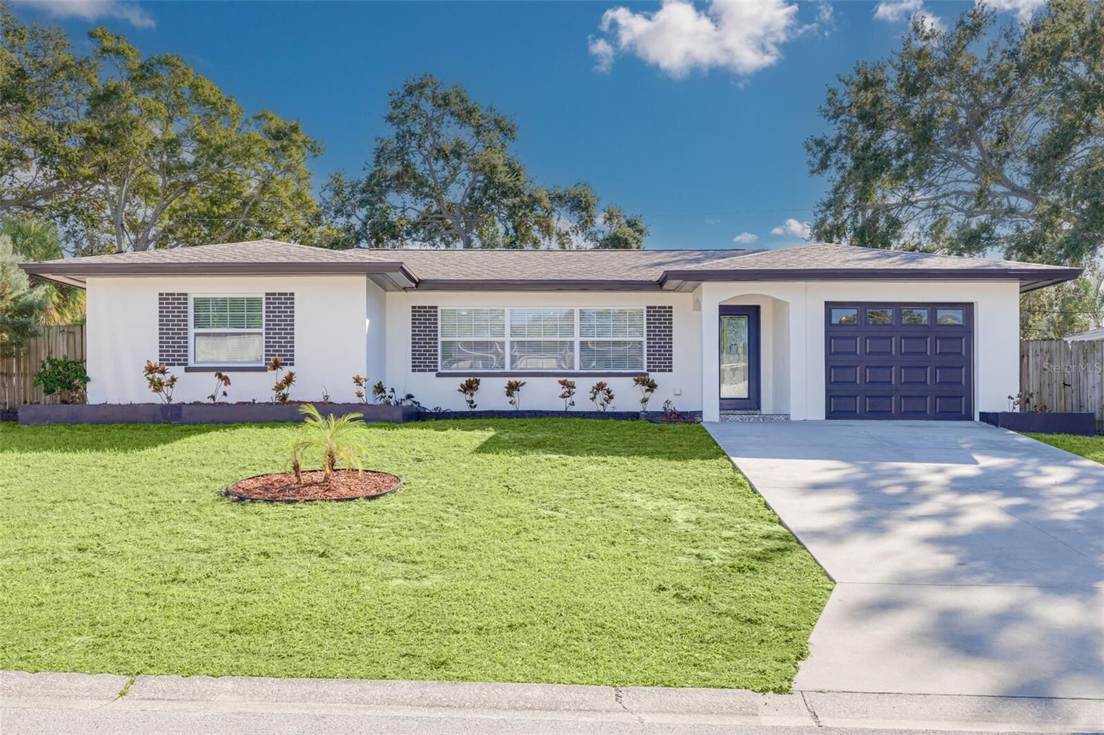 Property Photo:  935 Hillwood Drive  FL 34698 