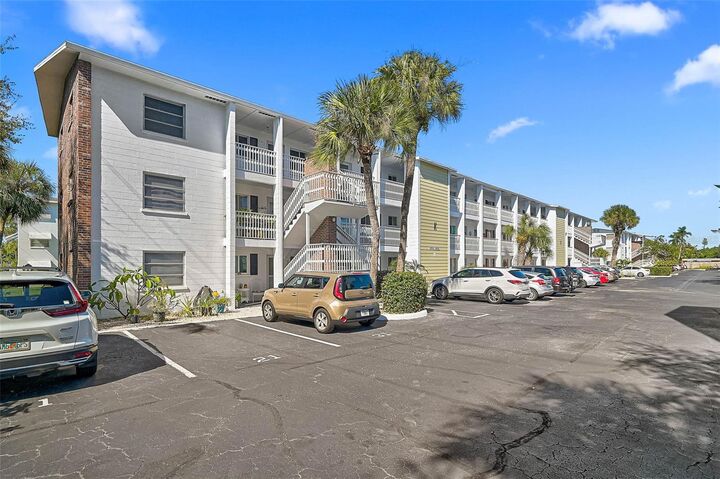 Property Photo: 5940 Easy Street K31 FL 34207