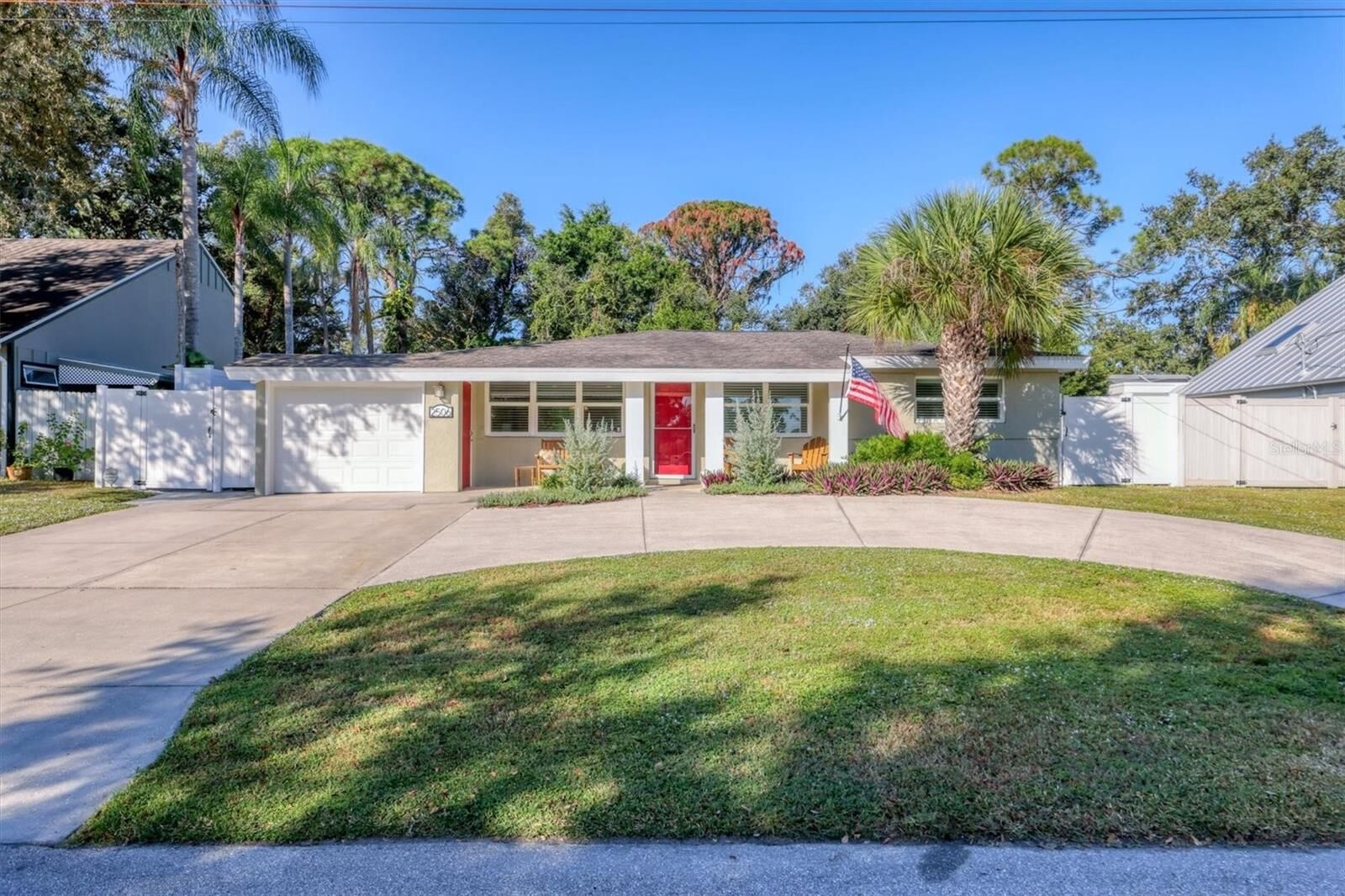 Property Photo: 2506 Teal Avenue FL 34232